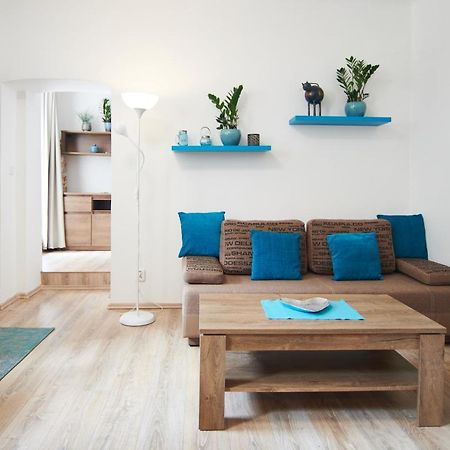 Nice Home To Stay At Prague Close To Castle With Terrace And Garden Extérieur photo