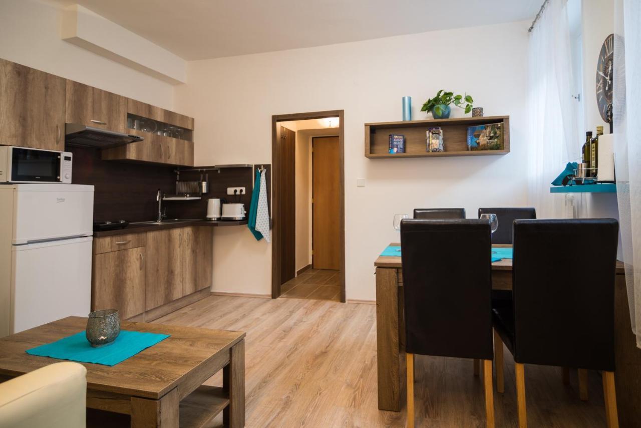 Nice Home To Stay At Prague Close To Castle With Terrace And Garden Extérieur photo