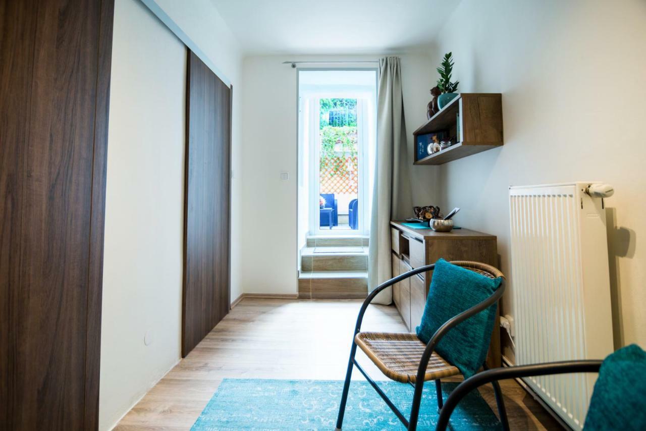 Nice Home To Stay At Prague Close To Castle With Terrace And Garden Extérieur photo