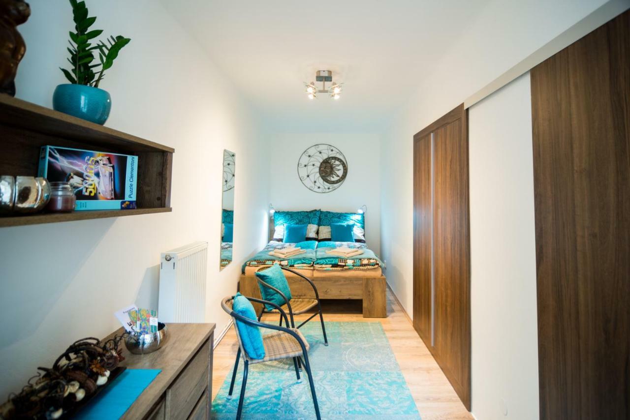Nice Home To Stay At Prague Close To Castle With Terrace And Garden Extérieur photo