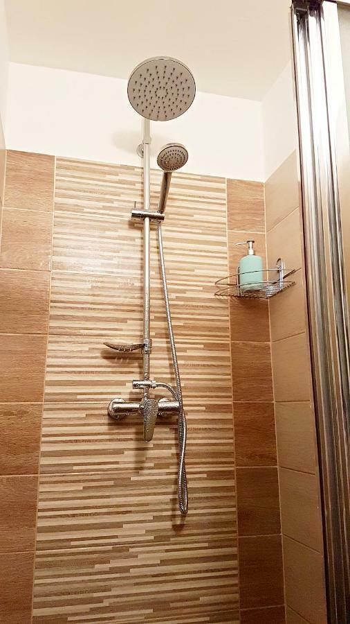 Nice Home To Stay At Prague Close To Castle With Terrace And Garden Extérieur photo
